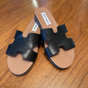 Steve Madden “Harriet” Black Sandals